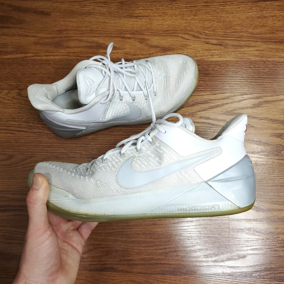 kobe ad size 9